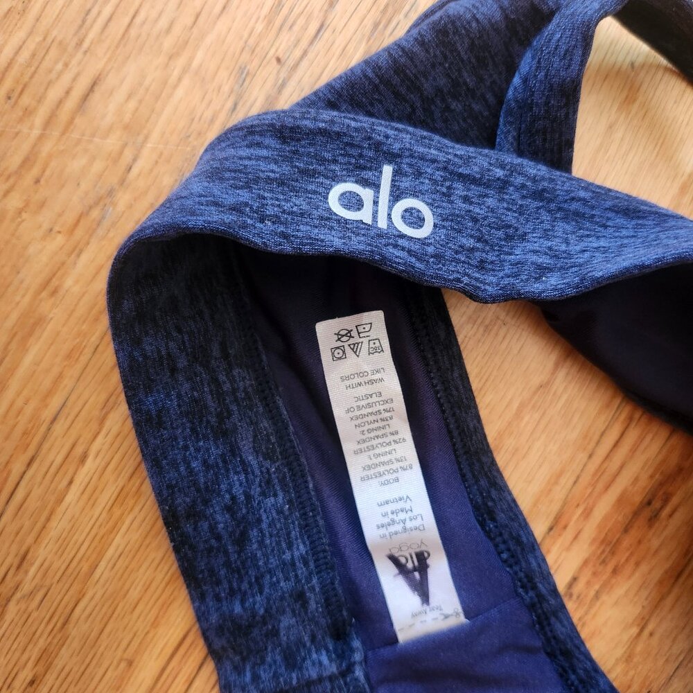 alo yoga sport bra - Picture 3 of 3